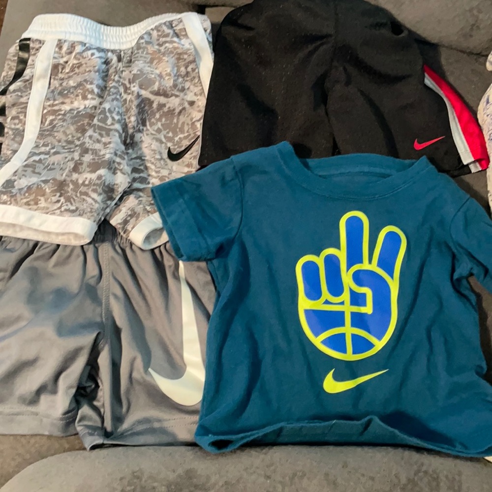 Nike 24 months black shorts rest Nike 2t